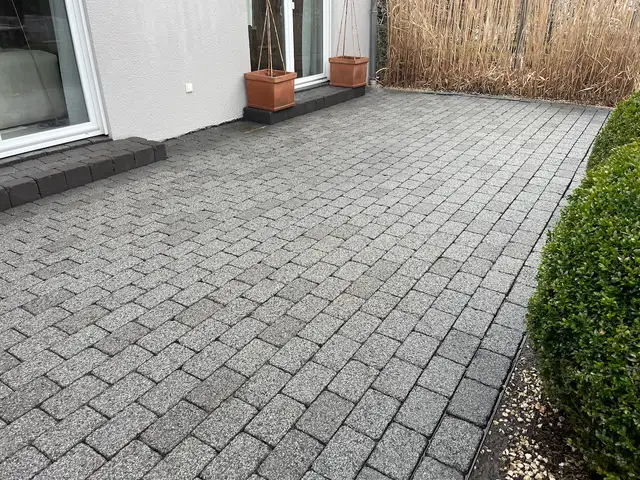Gereinigtes Pflaster, Terrasse und Hoffläche im Lahn-Dill-Kreis (3)