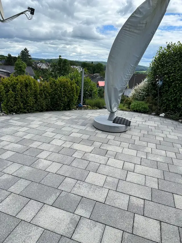 Gereinigtes Pflaster, Terrasse und Hoffläche im Lahn-Dill-Kreis (4)